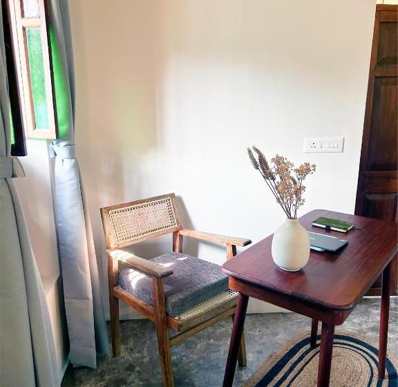 סוויטת ג'וניור, Lahe By Loka