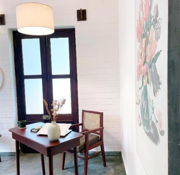 סוויטה דלוקס, Lahe By Loka