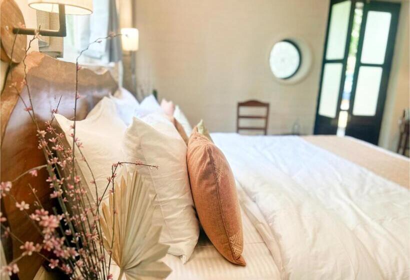 סוויטה דלוקס, Lahe By Loka