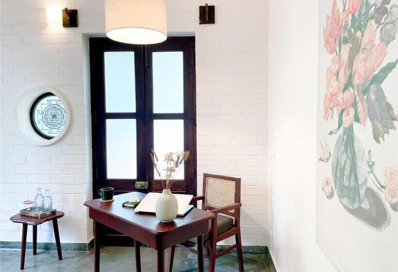 סוויטה דלוקס, Lahe By Loka