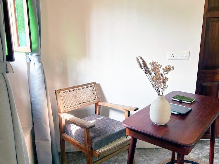 סוויטת ג'וניור, Lahe By Loka