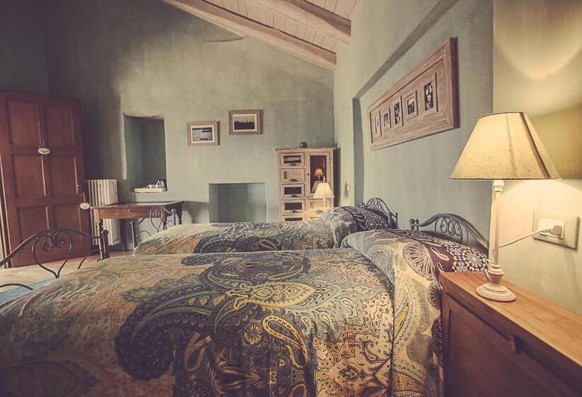 Полулюкс с Балконом, Relais Di Charme Frazione Chiavolino