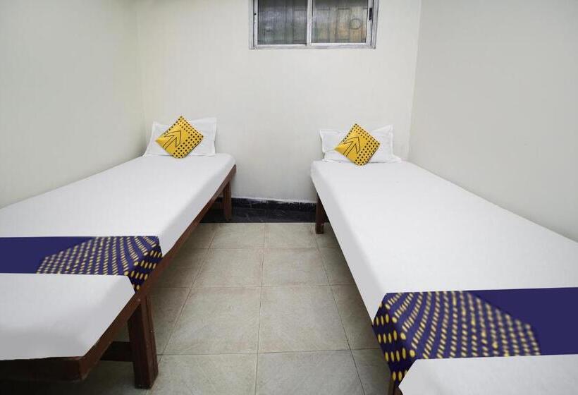 חדר קלאסי לשלושה, Spot On Shree Purohit Lodge