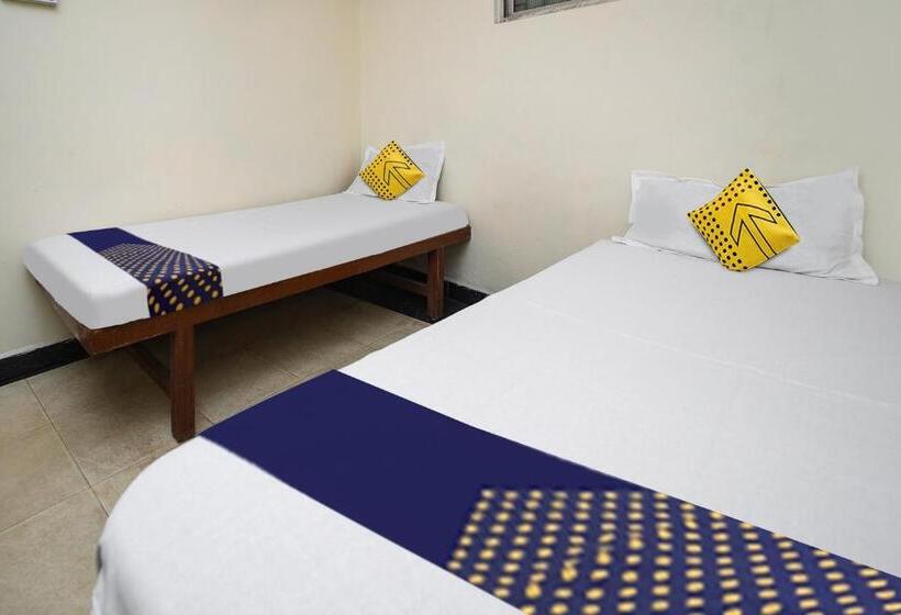 חדר קלאסי לשלושה, Spot On Shree Purohit Lodge