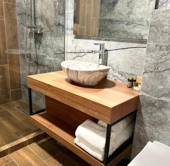 キングサイズベッドのスーペリアルーム, Monarc Boutique Aparthotel   Self Check In