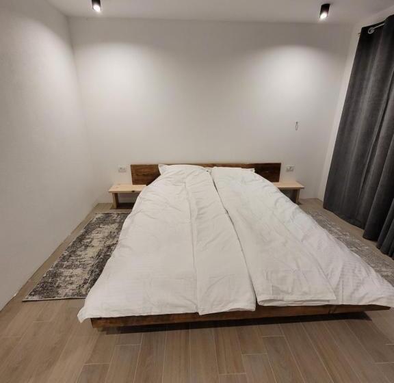 디럭스 룸, Pensiunea Crăișorul Muntelui