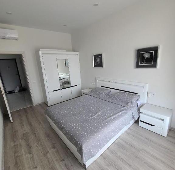 سوئیت با تخت بزرگ, апартаменты в аркадии Arcadia Sky Apartments