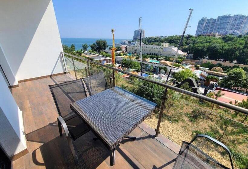 سوئیت با تخت بزرگ, апартаменты в аркадии Arcadia Sky Apartments