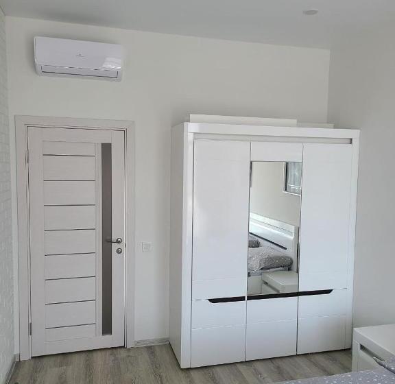 سوئیت با تخت بزرگ, апартаменты в аркадии Arcadia Sky Apartments