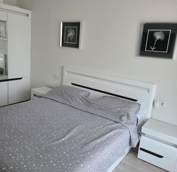 سوئیت با تخت بزرگ, апартаменты в аркадии Arcadia Sky Apartments