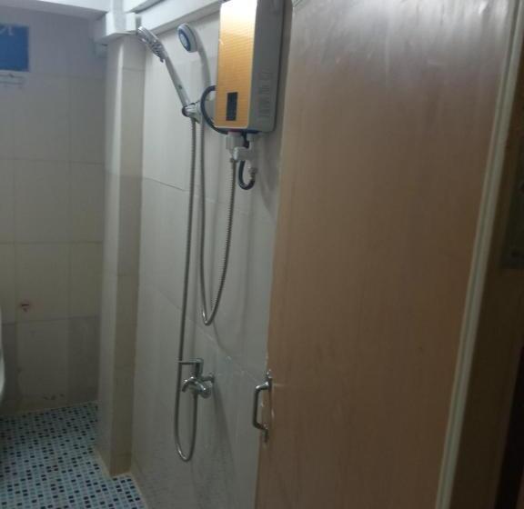 스탠다드 트리플 룸, 华越宾馆