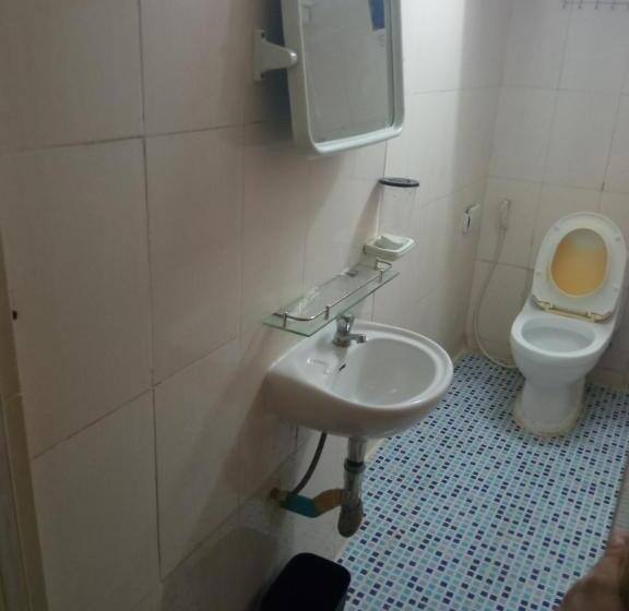 Quarto Triplo Estandar, 华越宾馆