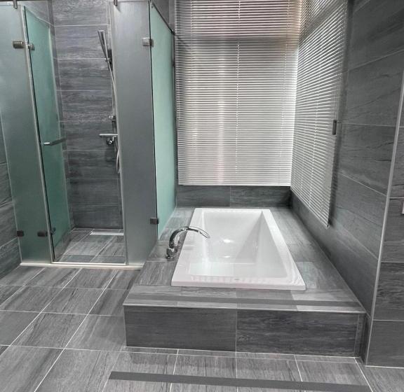 Quarto Familiar, Luodong Warm House