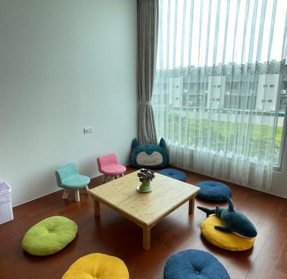 Quarto Familiar, Luodong Warm House