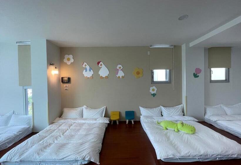 Quarto Familiar, Luodong Warm House