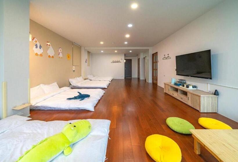 Quarto Familiar, Luodong Warm House