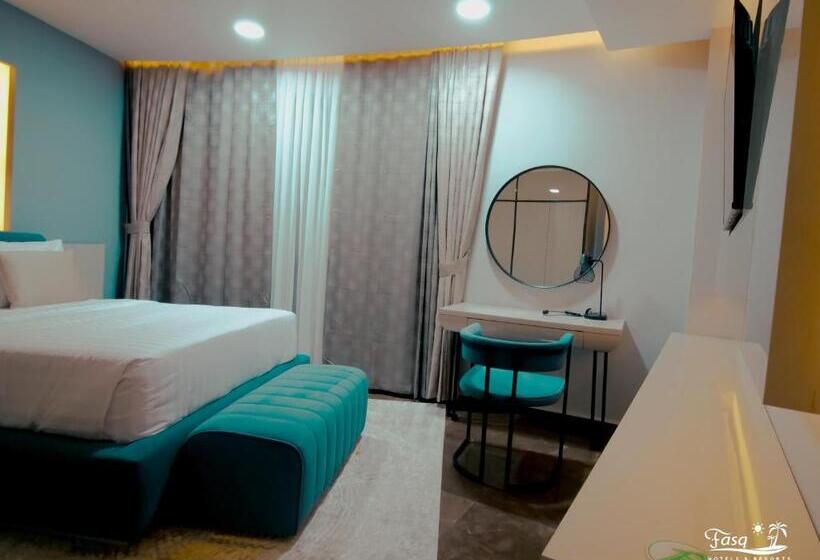 חדר דחוקס עם מיטת קינג, Fasq