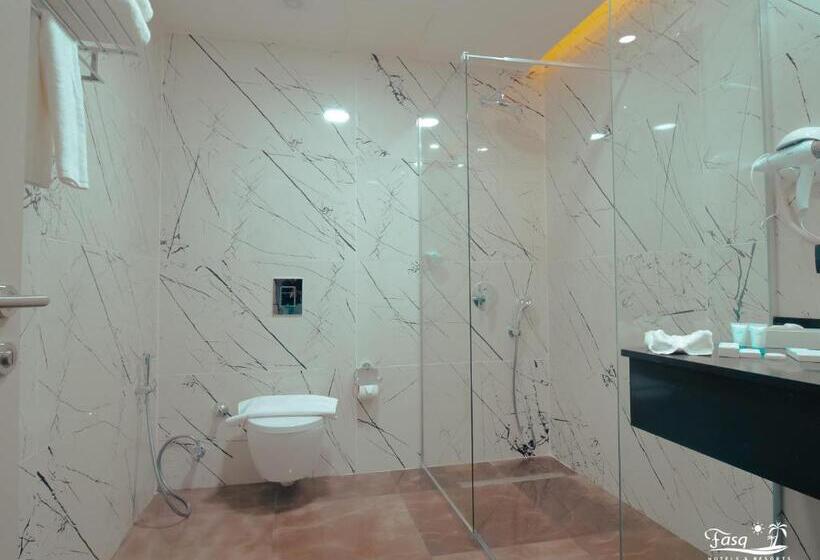 סוויטת ג'וניור, Fasq