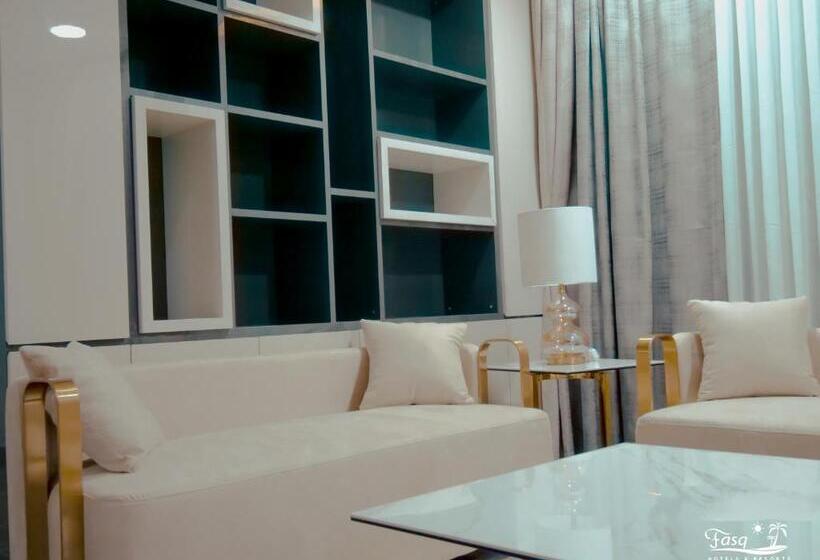 סוויטת ג'וניור, Fasq