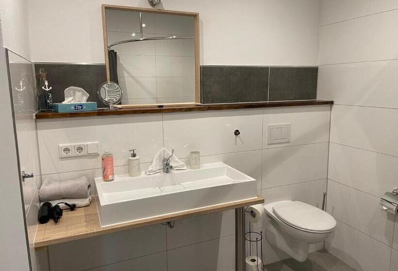 Номер Deluxe, Alte Navigationsschule