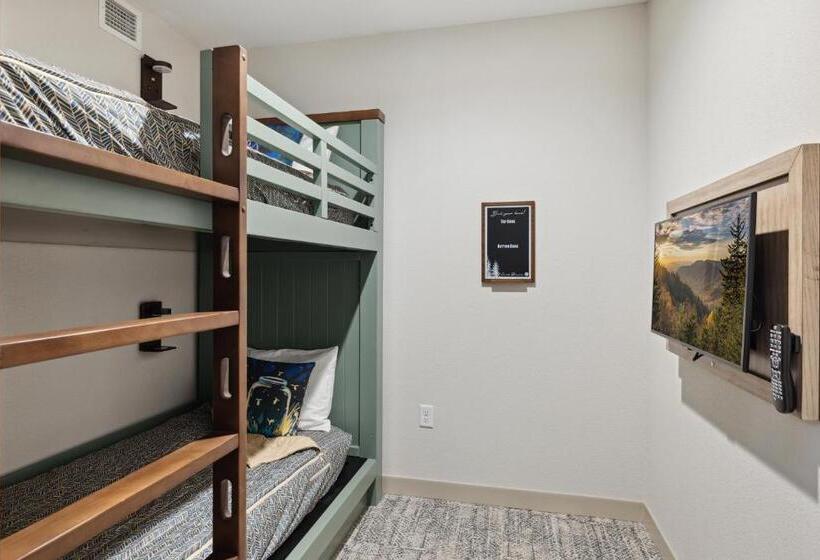 جناح جونيور مزوَّد بشرفة, Dollywood S Heartsong Lodge & Resort