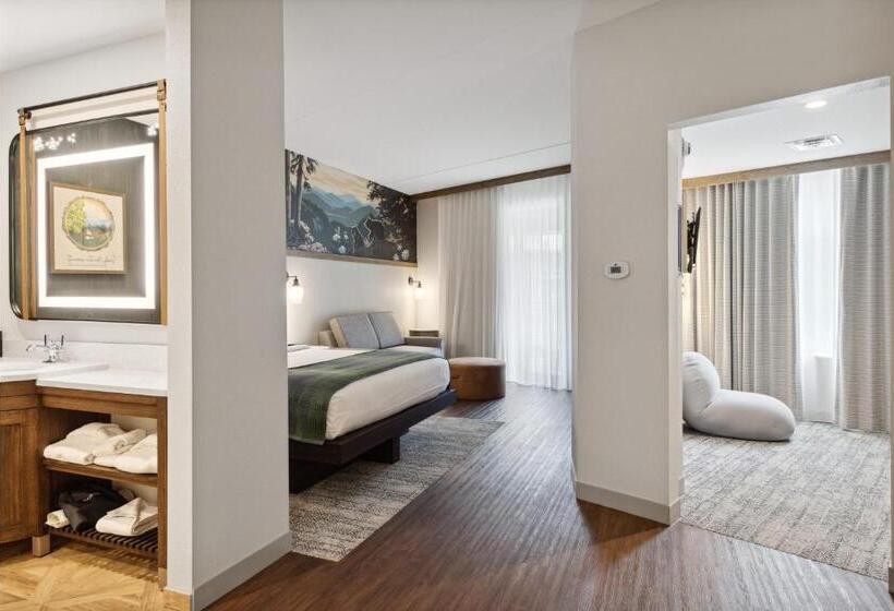 جناح جونيور مزوَّد بشرفة, Dollywood S Heartsong Lodge & Resort