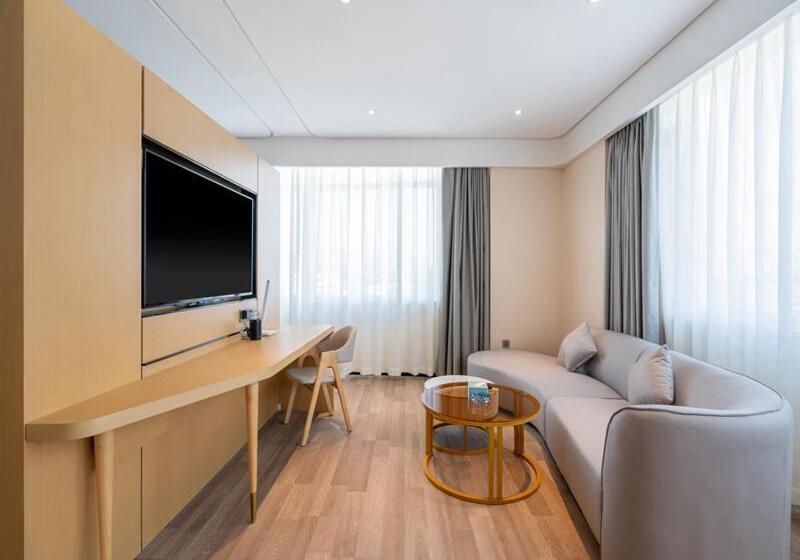 プレミアムスイート, Lanou Zibo Yiyuan Zhenxing Road