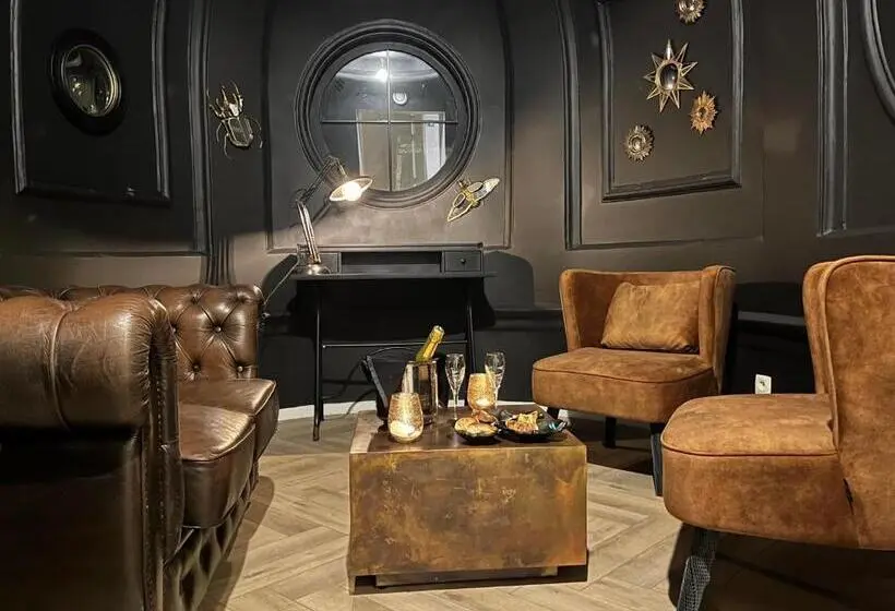 سوییت لوکس, Le Vieux Cèdre Grand Place
