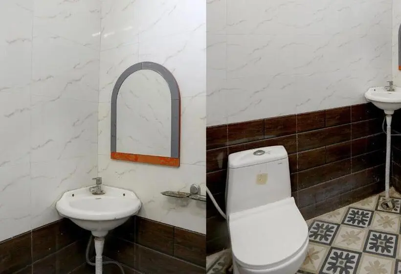 Classic Kolmen Hengen Huone, Oyo Flagship Akshay Palace