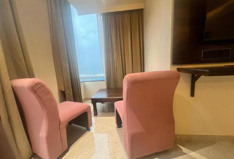 חדר פרמיום, The Q