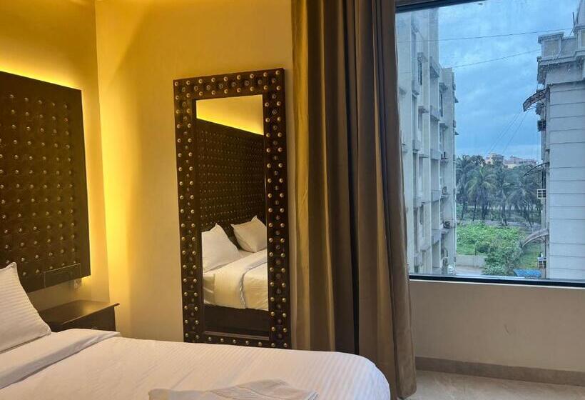 חדר פרמיום, The Q