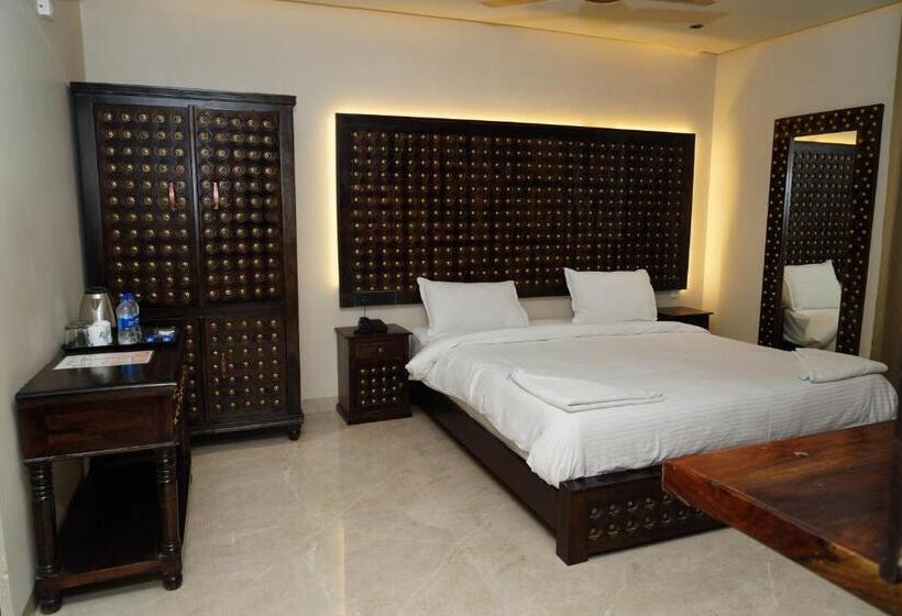 חדר פרמיום, The Q