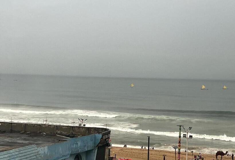 חדר פרמיום, The Q