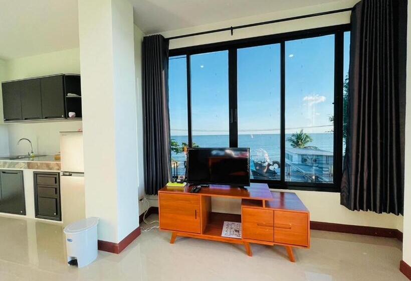 Номер Deluxe Вид на Море с Балконом, Triple O Phala Beach