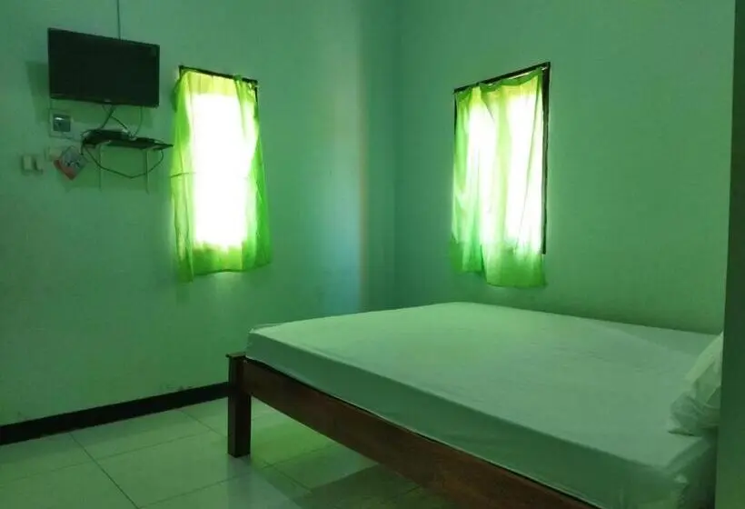 Deluxe Rum, Wisma Almadina Syariah