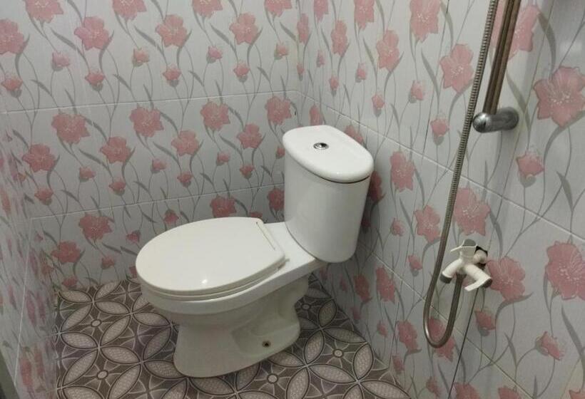 标准间, Wisma Almadina Syariah