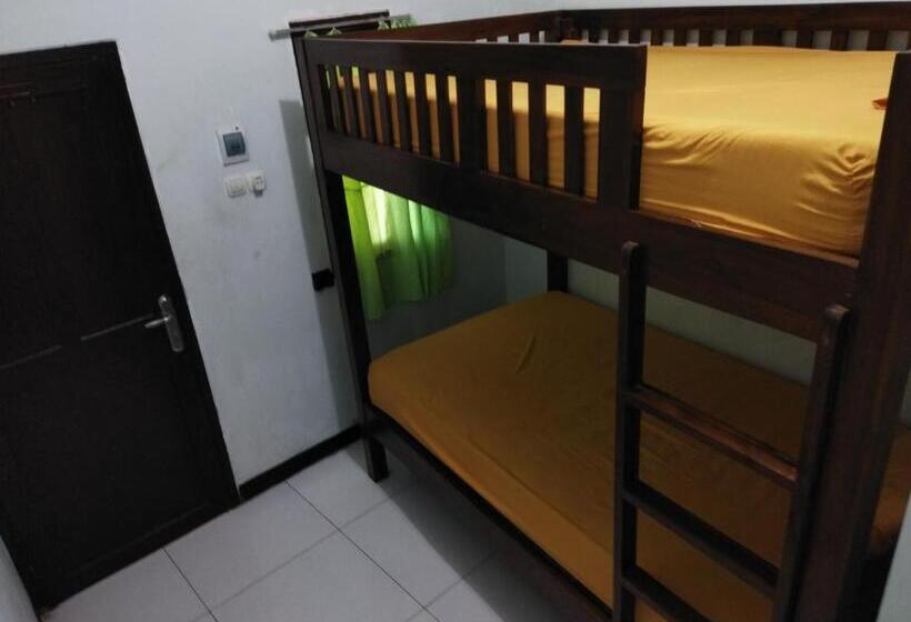 标准间, Wisma Almadina Syariah