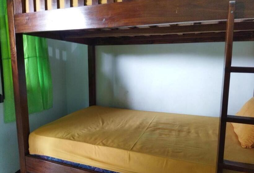 标准间, Wisma Almadina Syariah