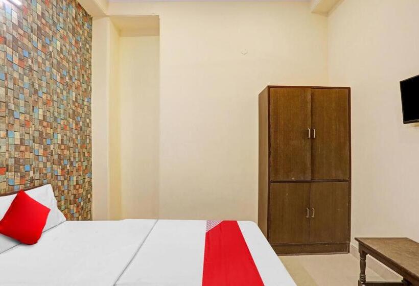 Трехместный Номер Классика, Oyo Flagship 81144 Hotel Maharaja
