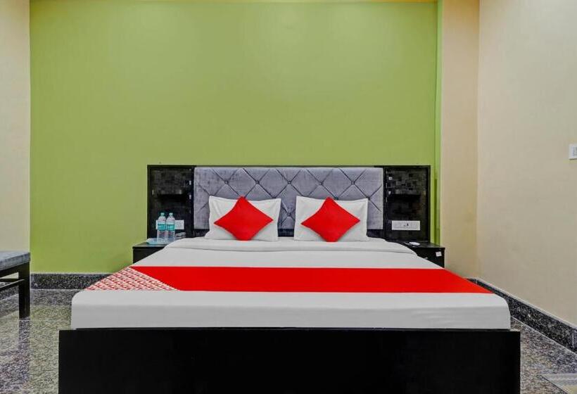 三人经典房间, Oyo Flagship 81375 Hotel Kashi