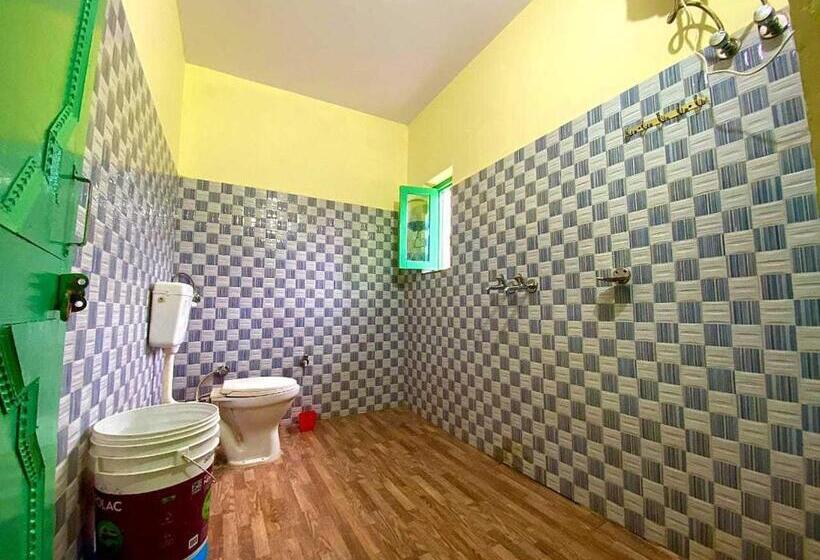 三人经典房间, Oyo Hotel Abhinadan