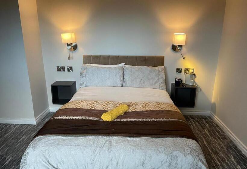 Номер Стандарт, Golf Links House