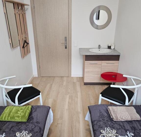 اتاق استاندارد با سرویس بهداشتی مشترک, Kauno Apartamentai
