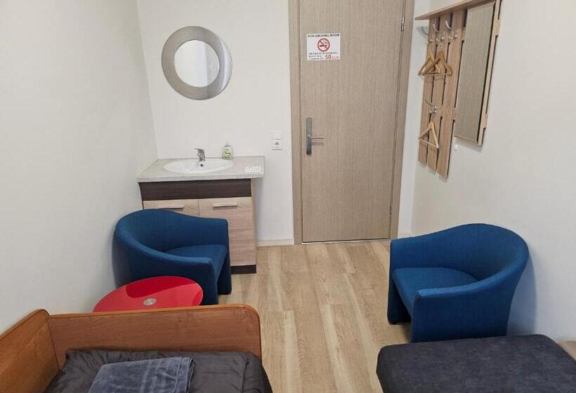 اتاق استاندارد با سرویس بهداشتی مشترک, Kauno Apartamentai