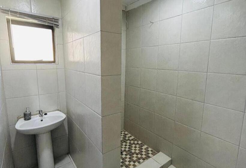 غرفة قياسية, The Wool House