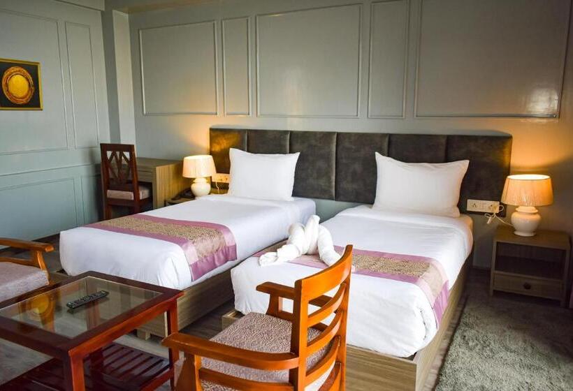 デラックスルーム, La Das Treetops