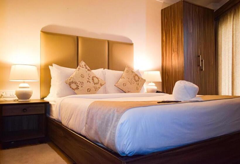 غرفة قياسية, La Das Treetops