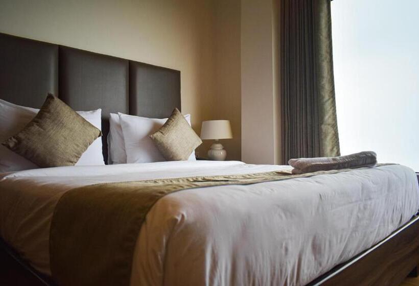 デラックスルーム, La Das Treetops