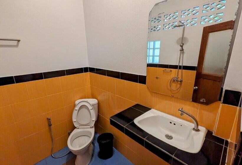 패밀리 룸, Ziggy Stardust