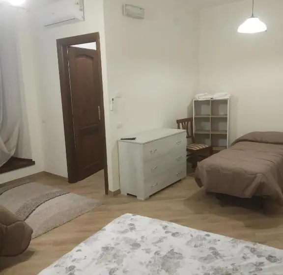 Standard Neljän Hengen Huone, Casa Porta San Francesco